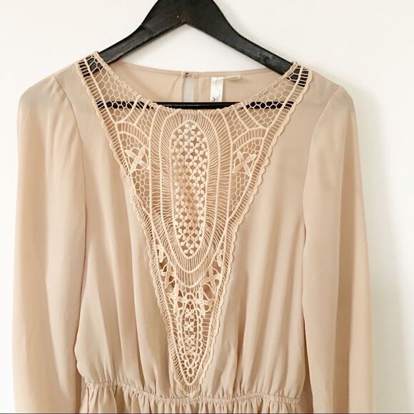 Forever 21 Nude Neutral Boho Crochet Peplum Blouse - Picture 4 of 9